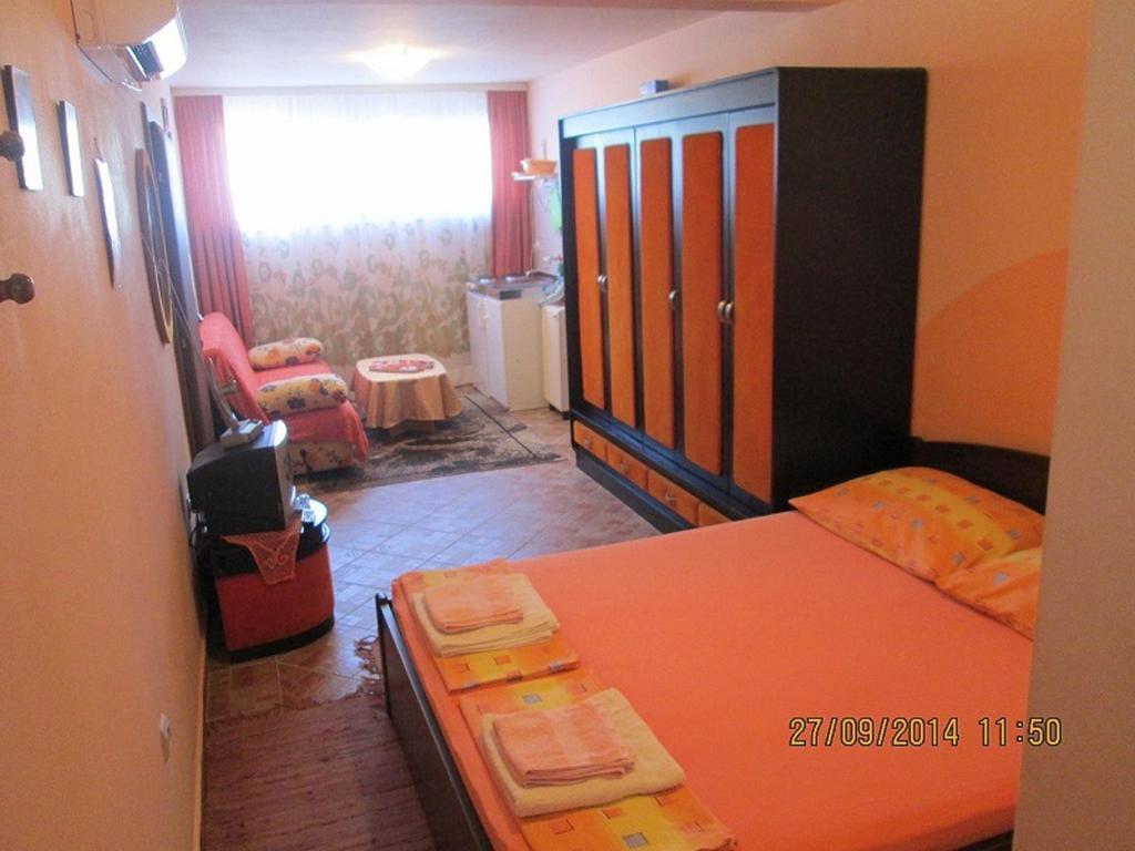 J&L Apartments دوبروفينك المظهر الخارجي الصورة