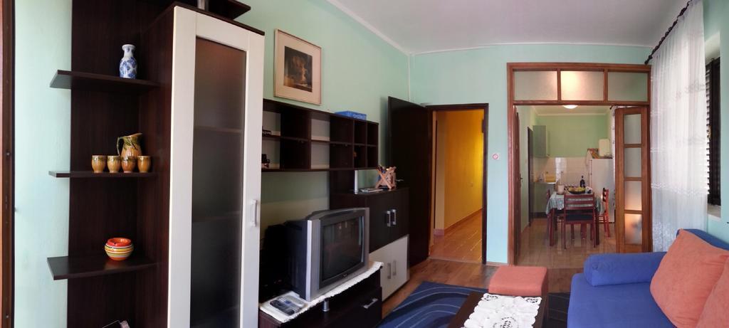 J&L Apartments دوبروفينك المظهر الخارجي الصورة